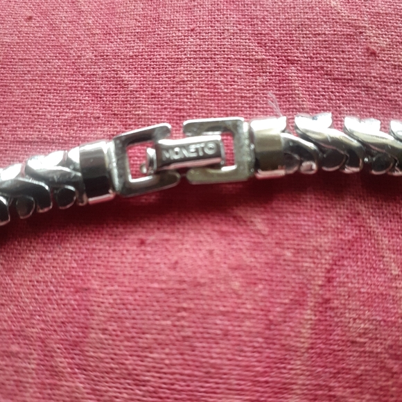 Monet Silver Link Chain - Picture 3 of 4